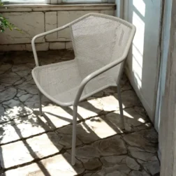 כיסא גינה מעוצב עם ידיות EMU ITALY דגם DARWIN אפור