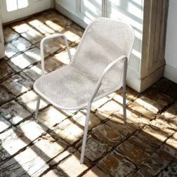 כיסא גינה מעוצב עם ידיות EMU ITALY דגם GOLF לבן